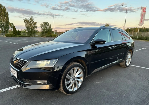 Skoda Superb cena 54000 przebieg: 249450, rok produkcji 2016 z Łódź małe 191